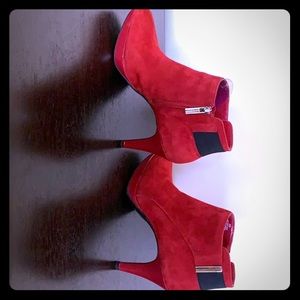 Size 8 Bandalino Red suede, heel boots